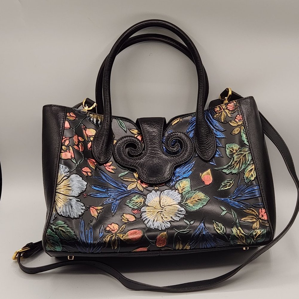 .Painted Leather Pijuchi Bag